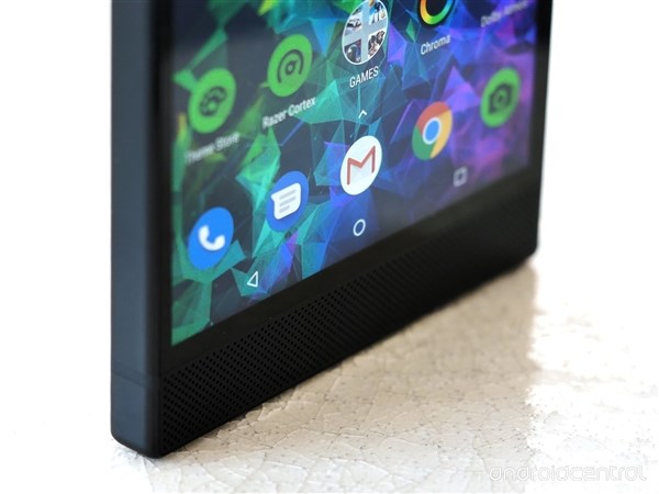 祖传设计+信仰灯：雷蛇Razer Phone 2图赏