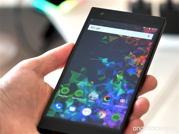 祖传设计+信仰灯：雷蛇Razer Phone 2图赏